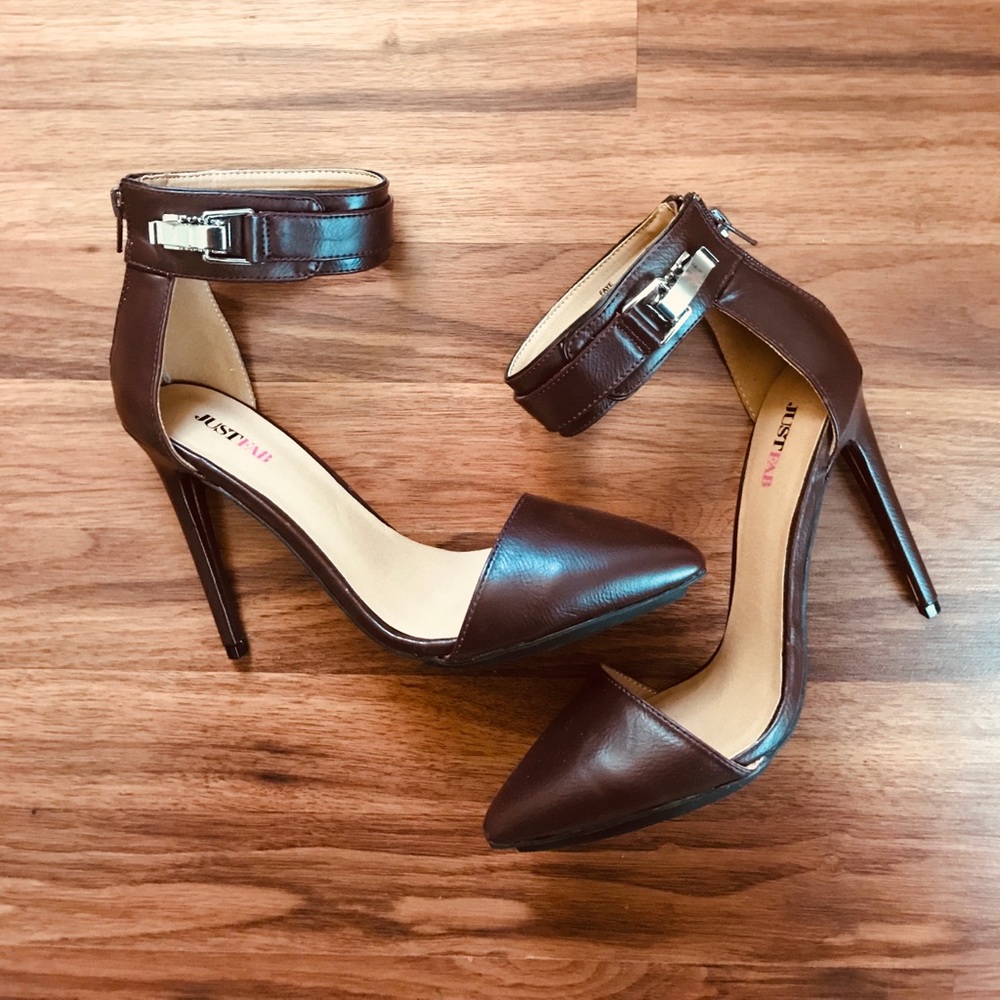Faye Pointed Toe Platform Pump